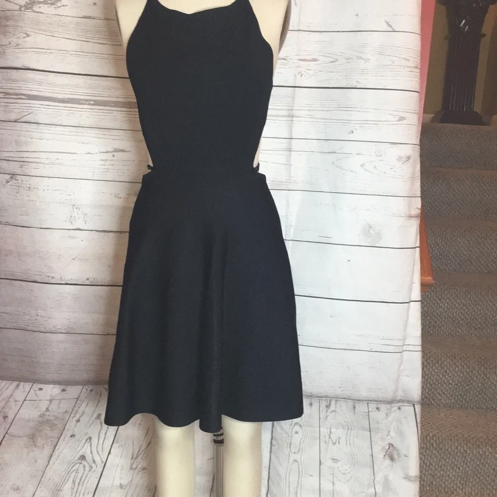 CUSNIE ET OCHS BANDAGE knit type FABRIC LIKE EUC RUNWAY CROSS BACK DRESS